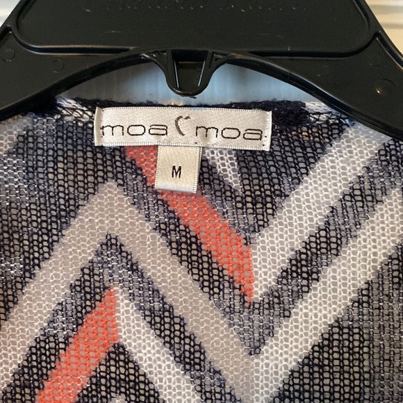 Black red and white cover up - Picture 3 of 4